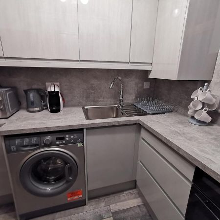 Palaz 2 - 2 Bedroom Flat Edmonton Luaran gambar