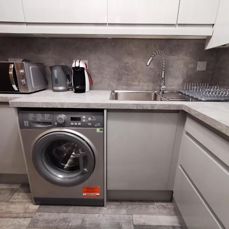 Palaz 2 - 2 Bedroom Flat Edmonton Luaran gambar