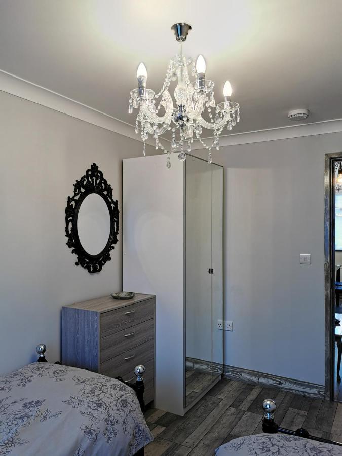 Palaz 2 - 2 Bedroom Flat Edmonton Luaran gambar