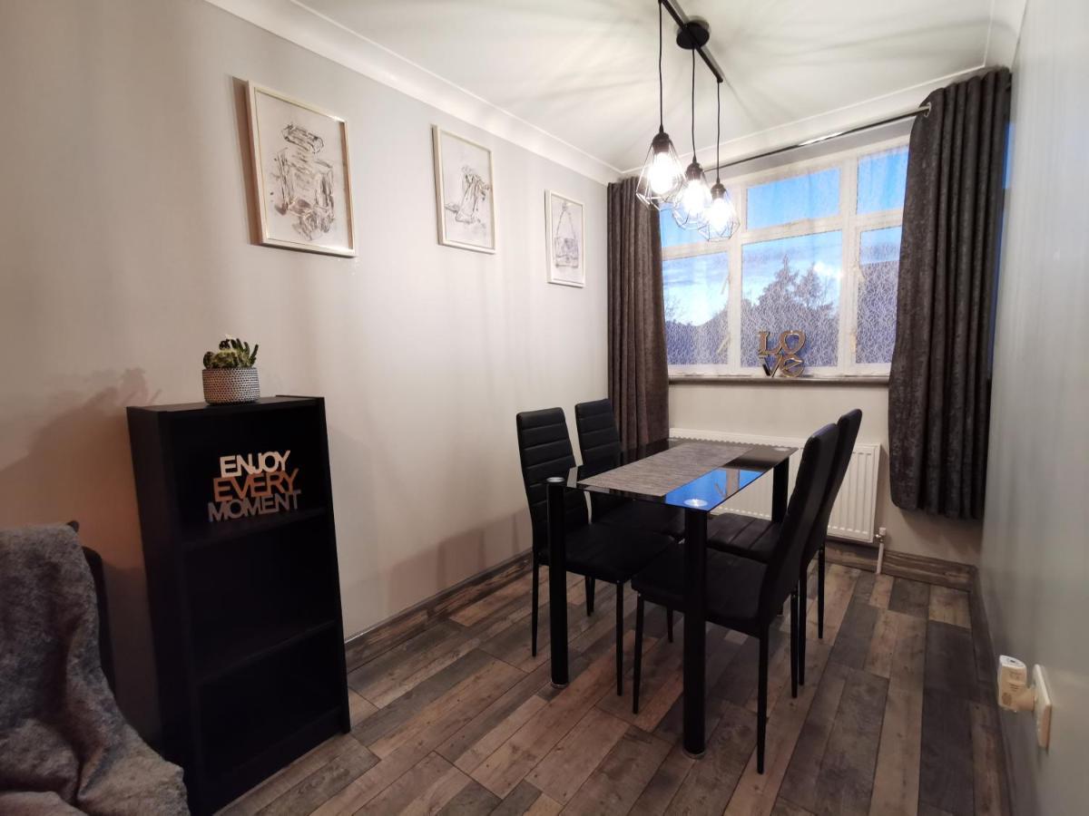 Palaz 2 - 2 Bedroom Flat Edmonton Luaran gambar