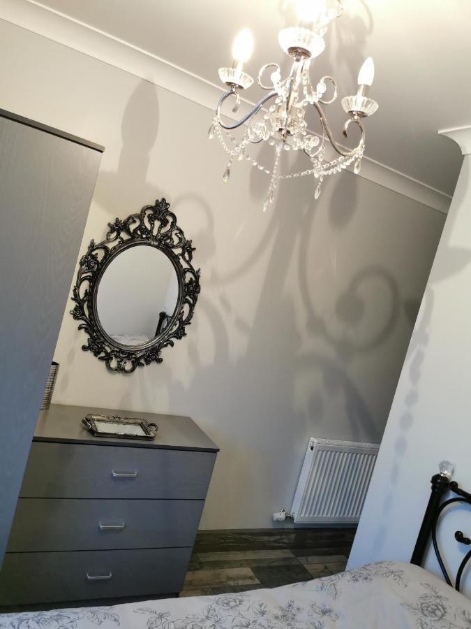 Palaz 2 - 2 Bedroom Flat Edmonton Luaran gambar