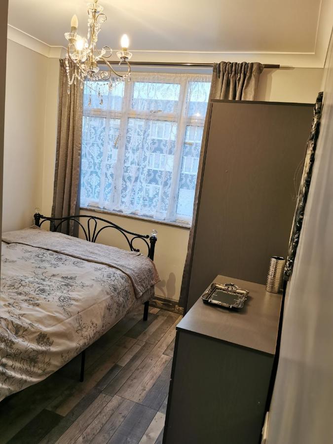 Palaz 2 - 2 Bedroom Flat Edmonton Luaran gambar