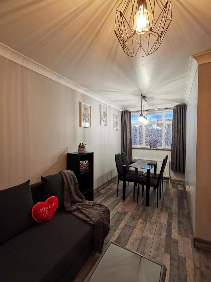 Palaz 2 - 2 Bedroom Flat Edmonton Luaran gambar