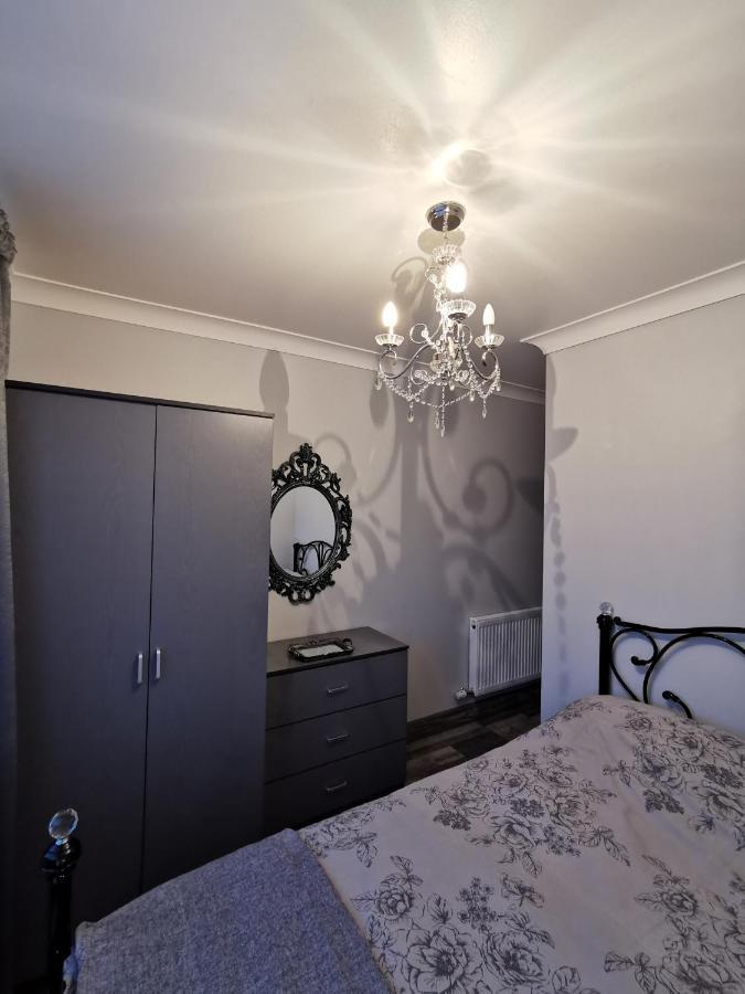 Palaz 2 - 2 Bedroom Flat Edmonton Luaran gambar