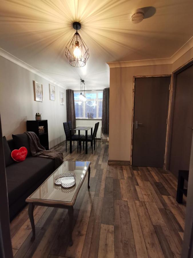 Palaz 2 - 2 Bedroom Flat Edmonton Luaran gambar