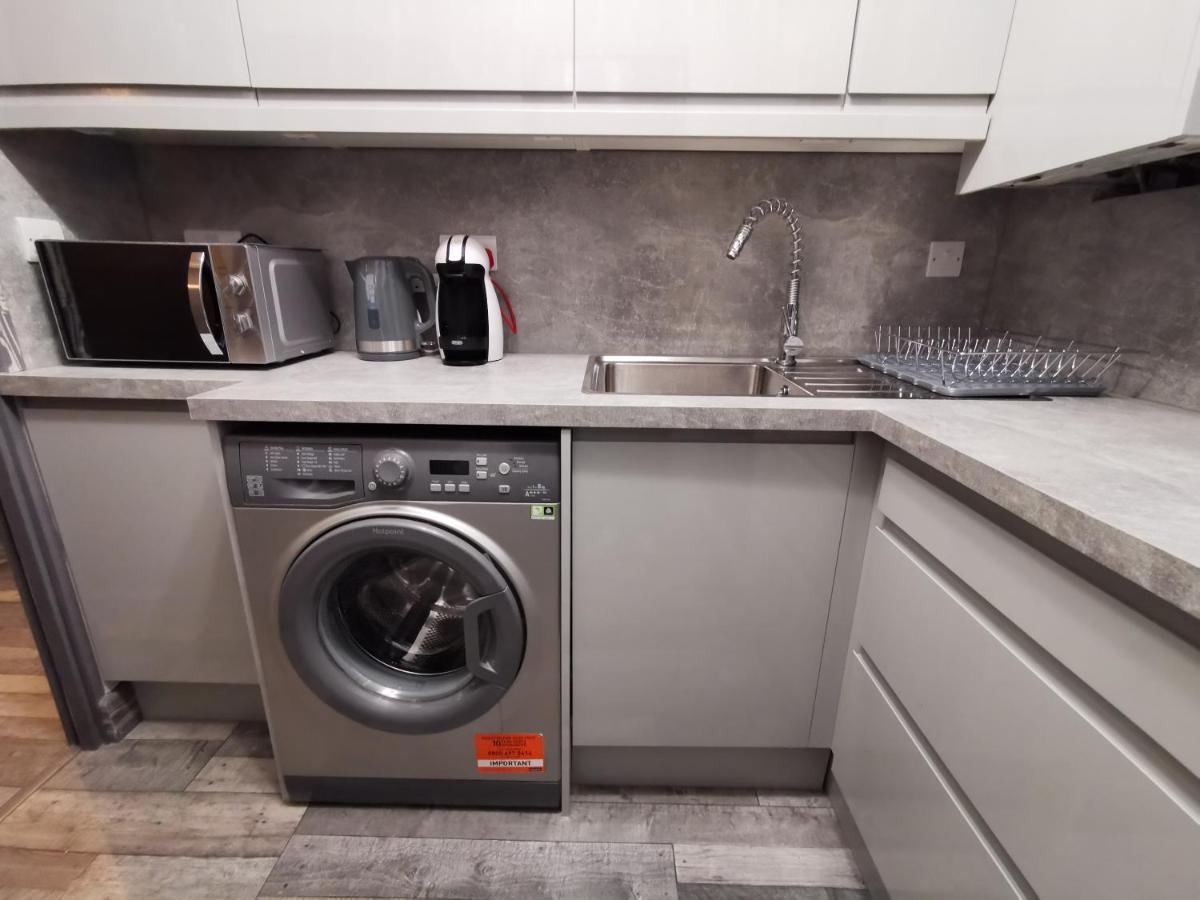 Palaz 2 - 2 Bedroom Flat Edmonton Luaran gambar