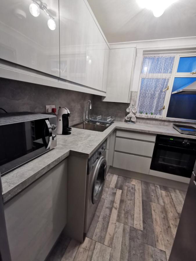 Palaz 2 - 2 Bedroom Flat Edmonton Luaran gambar