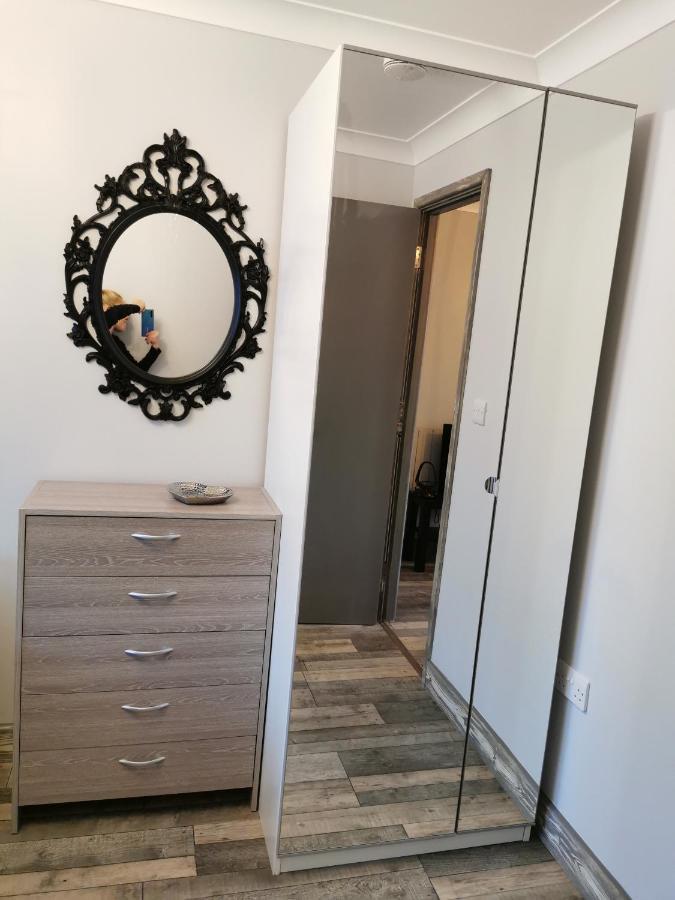 Palaz 2 - 2 Bedroom Flat Edmonton Luaran gambar