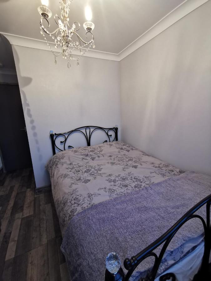 Palaz 2 - 2 Bedroom Flat Edmonton Luaran gambar