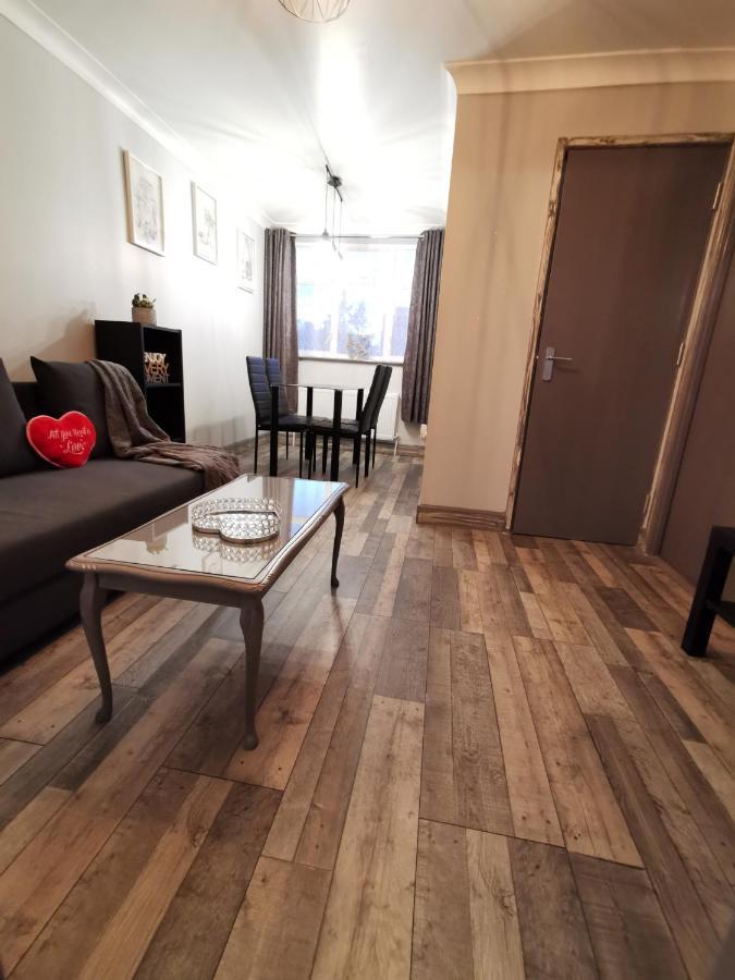 Palaz 2 - 2 Bedroom Flat Edmonton Luaran gambar